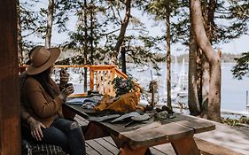 Page'S Resort & Marina